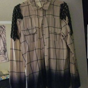 Gimmicks by BKE Plaid Long Sleeve Top